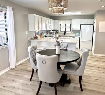 Architecture, Building, Dining Room, Dining Table, Furniture